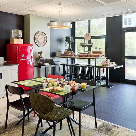 B&B Hotel Saint-Quentin-En-Yvelines Centre Gare 4 Etoiles Монтіньї-ле-Бретонне Екстер'єр фото