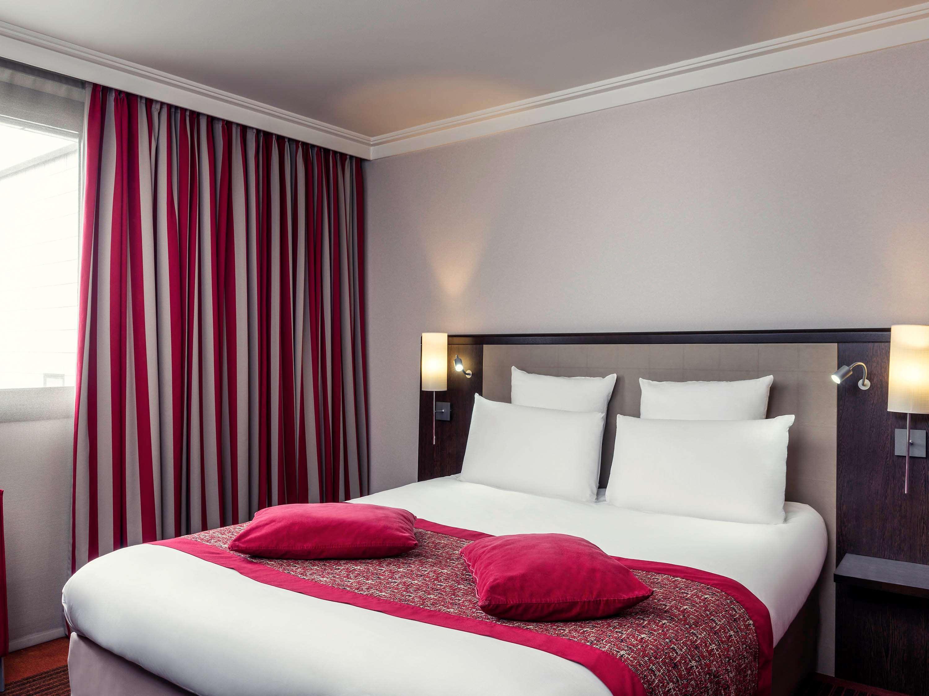 B&B Hotel Saint-Quentin-En-Yvelines Centre Gare 4 Etoiles Монтіньї-ле-Бретонне Екстер'єр фото