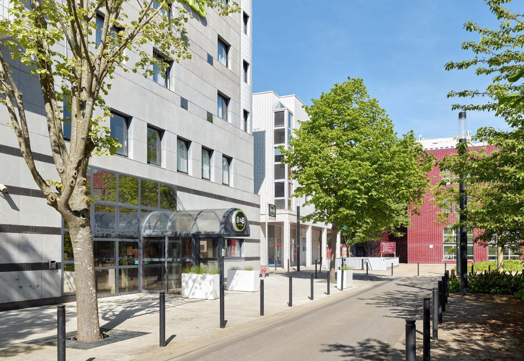 B&B Hotel Saint-Quentin-En-Yvelines Centre Gare 4 Etoiles Монтіньї-ле-Бретонне Екстер'єр фото